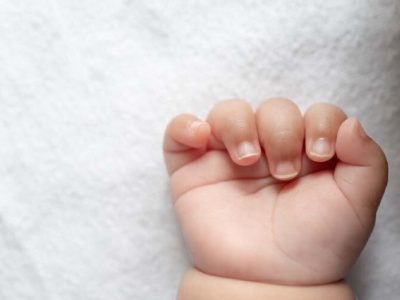 زایمان زن بابلی در برف با تلفن