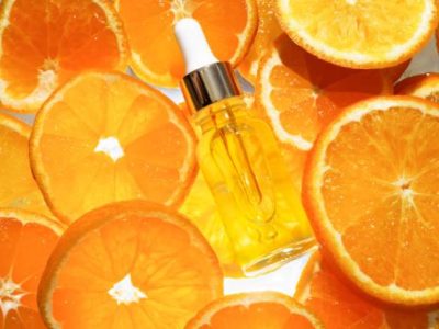 یک ظرف دارو روی پرهای پرتغال