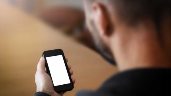 استفاده از دو گوشی چه چیزی را نشان میدهد؟ استفاده از دو گوشی چه چیزی را نشان میدهد؟