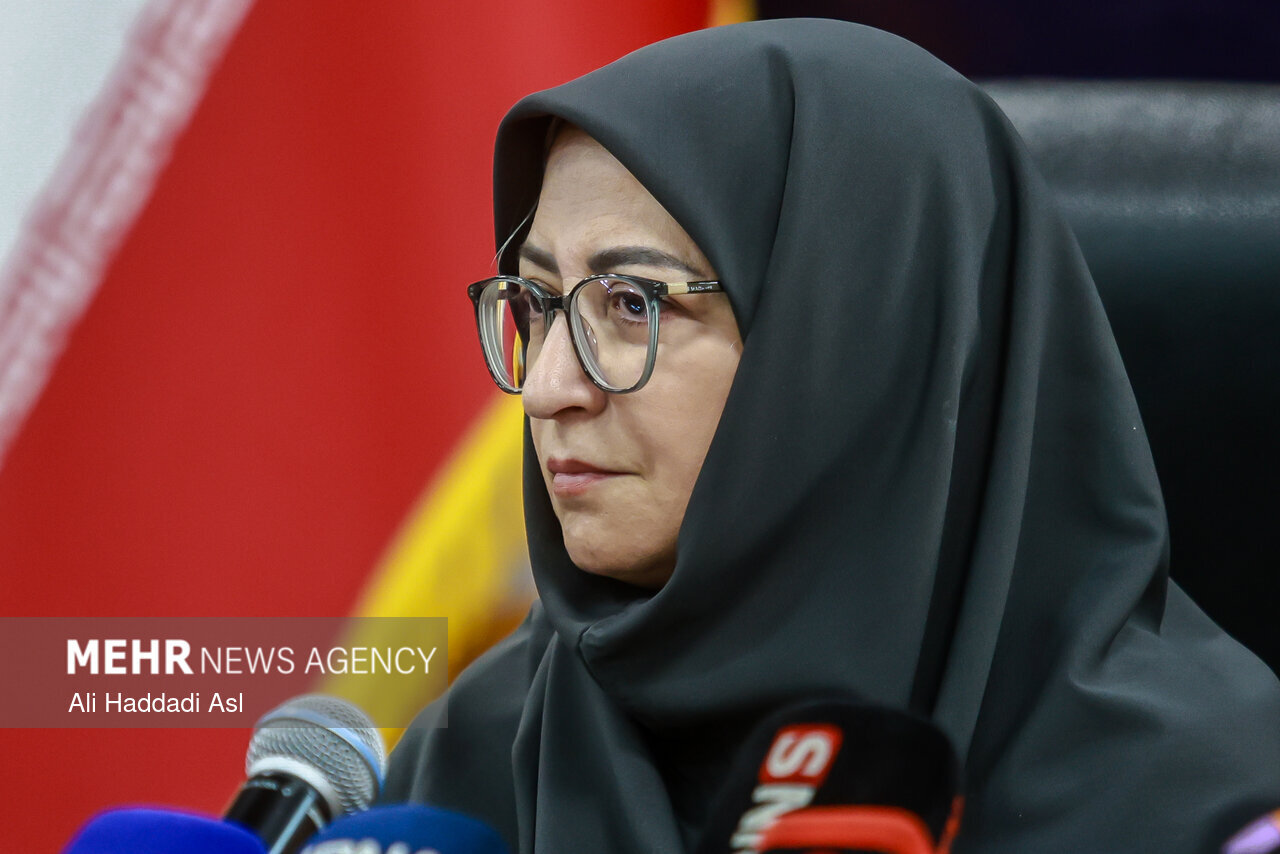 پاسخ انصاری به شایعه پناه بردن آهوهای خارک به مردم در پی نگرانی از جنگ
