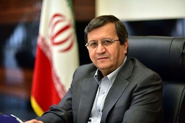 همتی: کاهش ۴۷ درصدی درآمد سرانه ایرانیان و حذف ارز رانتی