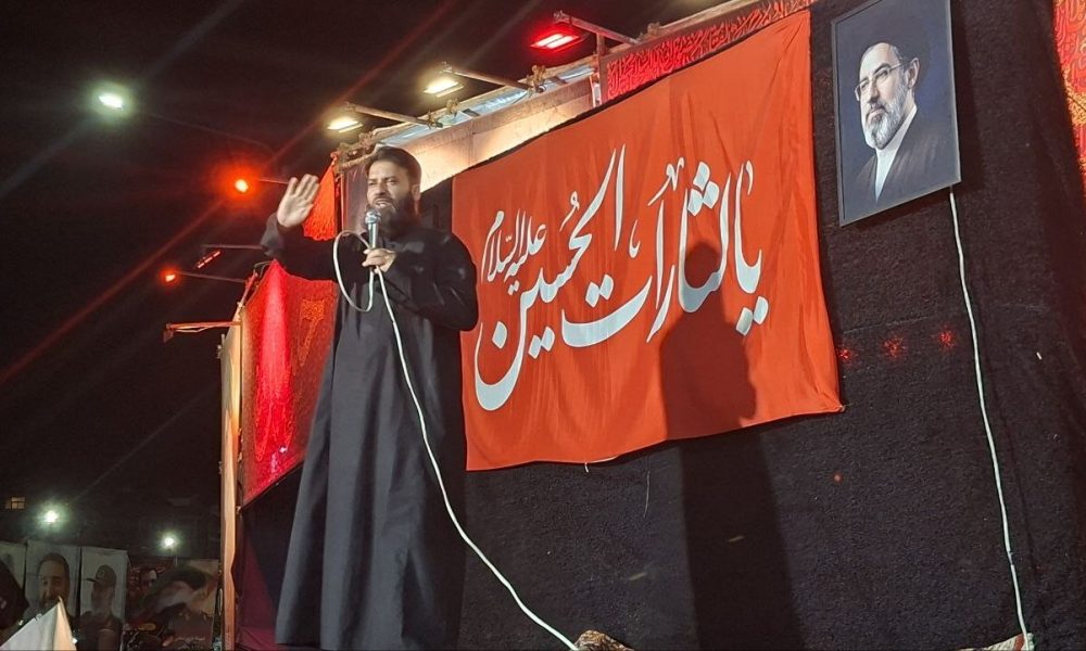 امام جمعه کشمیر در تجمعات شبانه مشهد حاضر شد