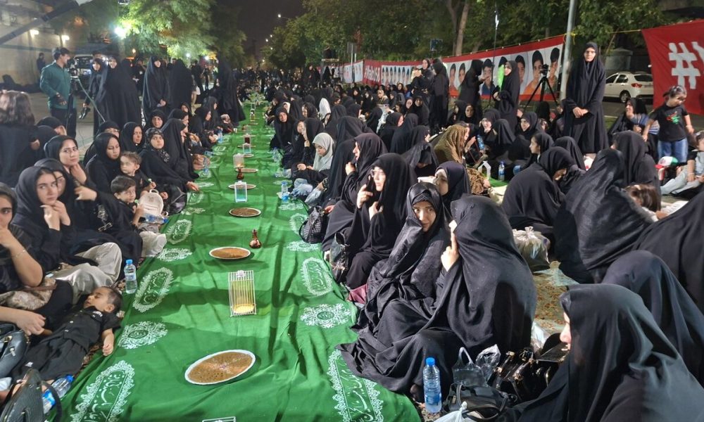 آیین برپایی سفره حضرت رقیه(س) در مشهد برگزار شد