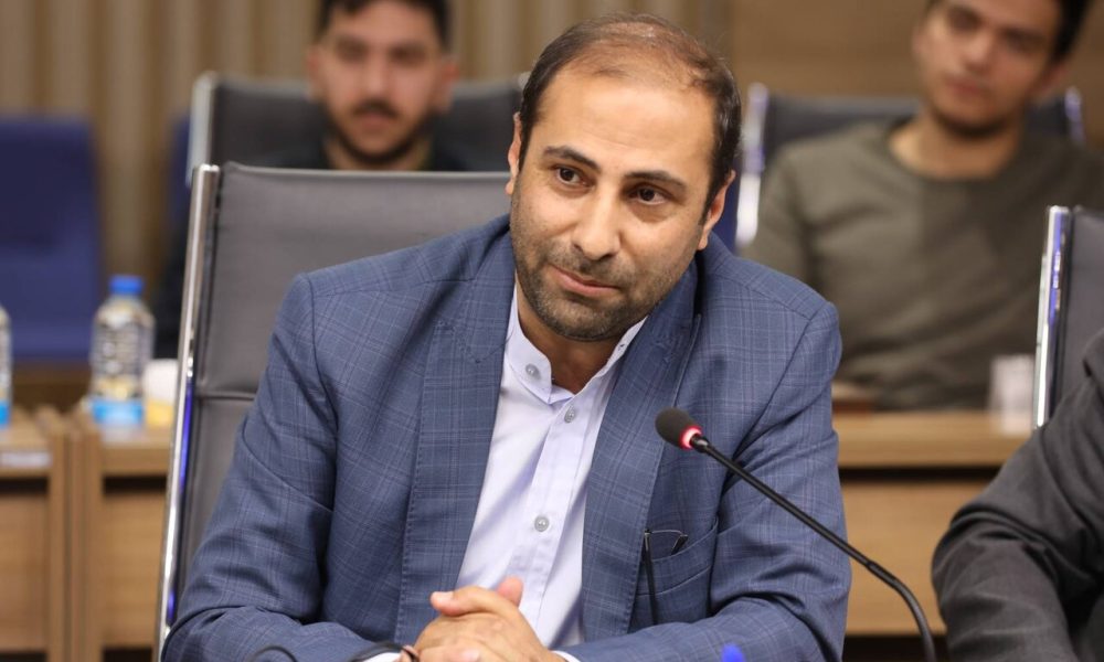 متهم در جعل عنوان مشاور وزیر نیرو تحت پیگرد قضایی قرار گرفت