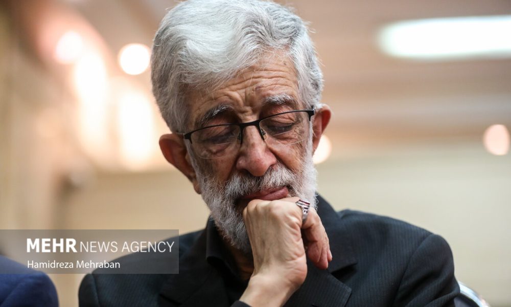 حدادعادل: ایمان، پیوند واقعی مردم با رهبری را رقم میزند