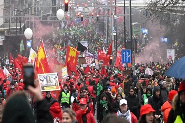 پلیس بلژیک با گاز اشکآور به اعتراض دانشجویان پاسخ داد
