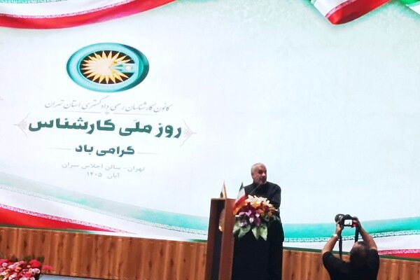 نیکزاد: آمریکا قدرت مقاومت ملت ایران را نادیده گرفت